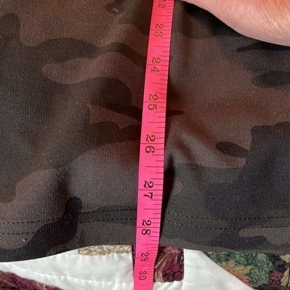 NWT! Sanctuary Camo Black and Grey Skirt, Size XS. - Picture 6 of 6